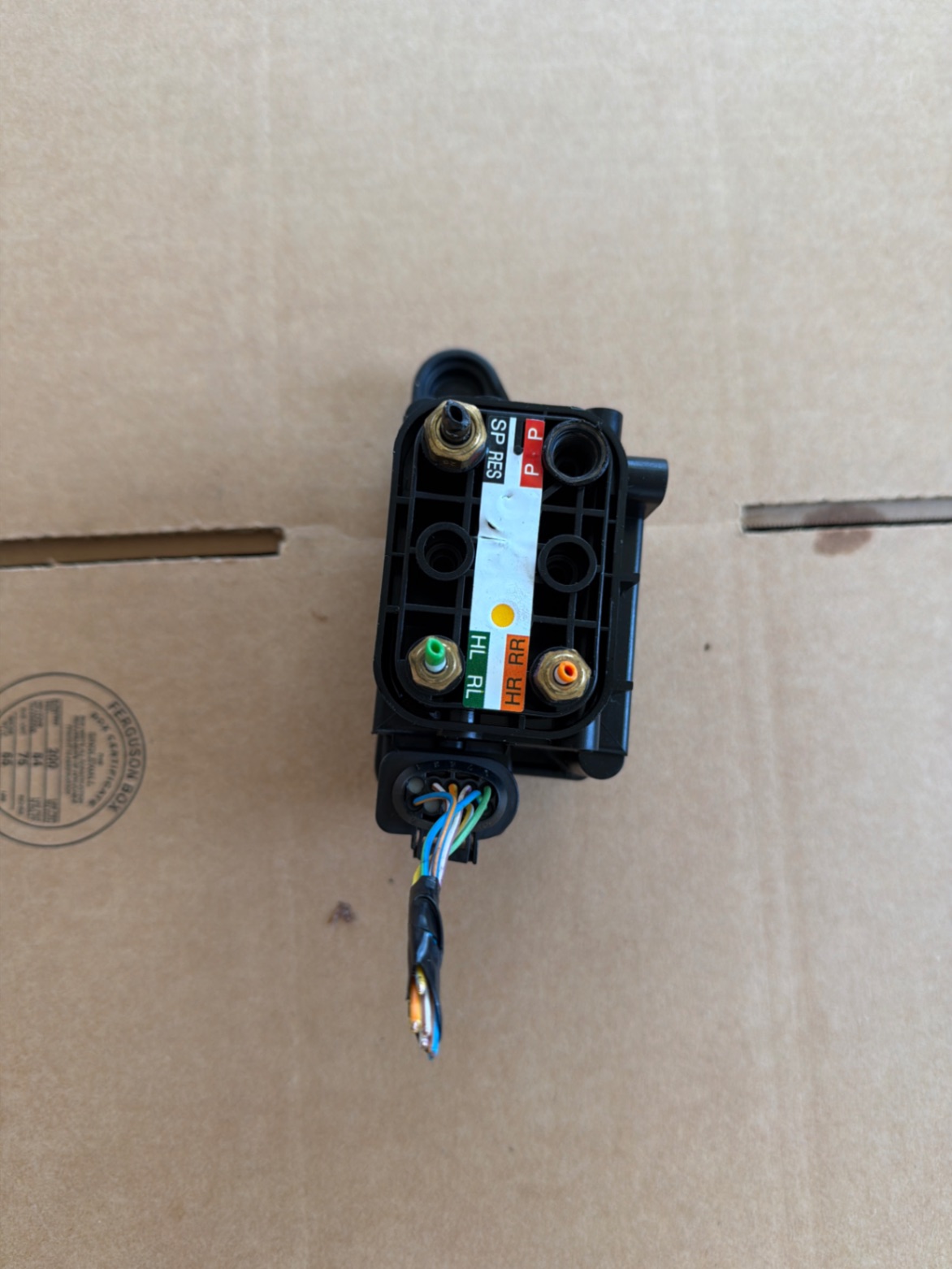 10-15 Jaguar XJ XJL Air Suspension Control Valve AW93-3B486-AA Oem photo 1