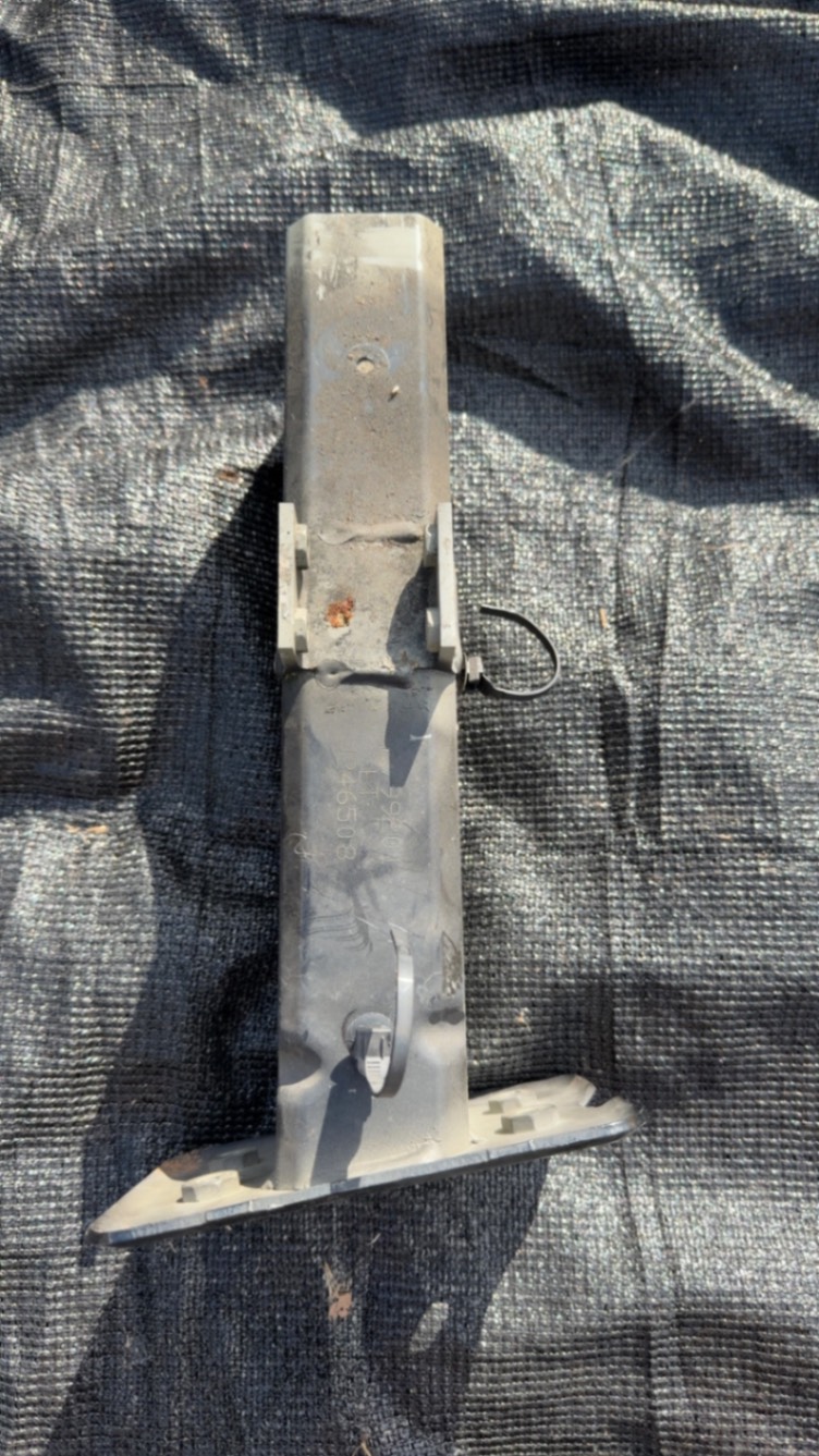 2013 - 2019 CADILLAC ATS FRONT BUMPER REINFORCEMENT IMPACT LEFT BRACKET OEM photo 1